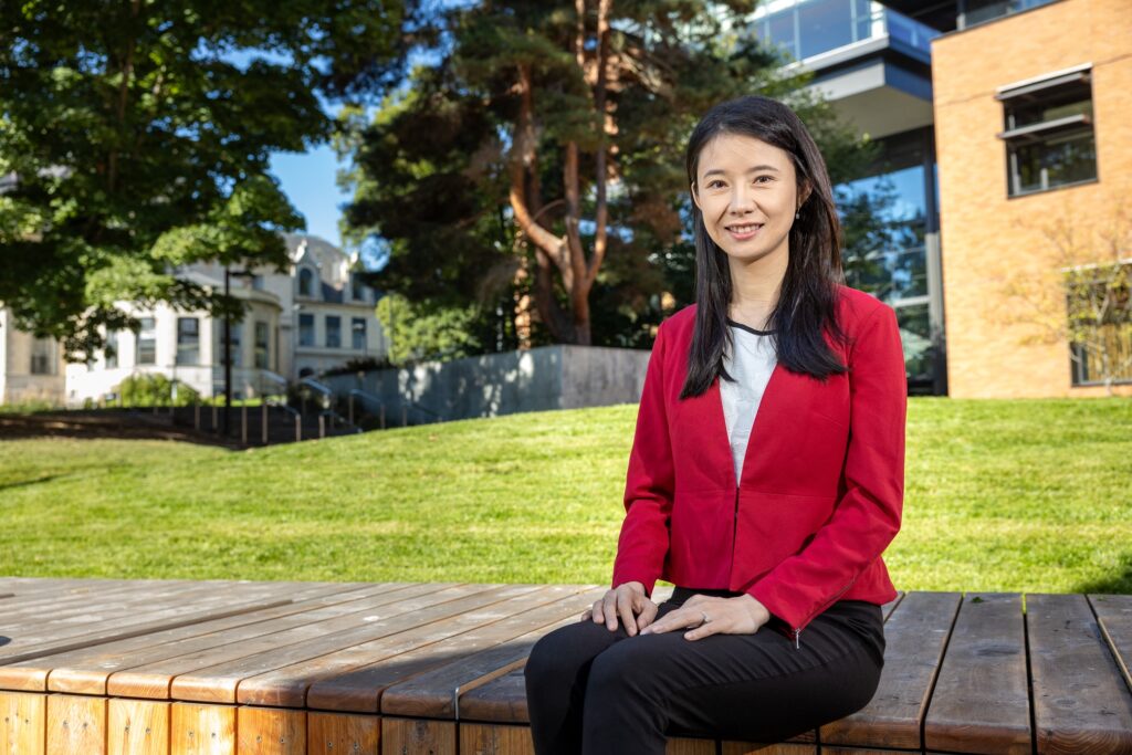 Assistant Professor of Management and Organization Jessica Huisi Li