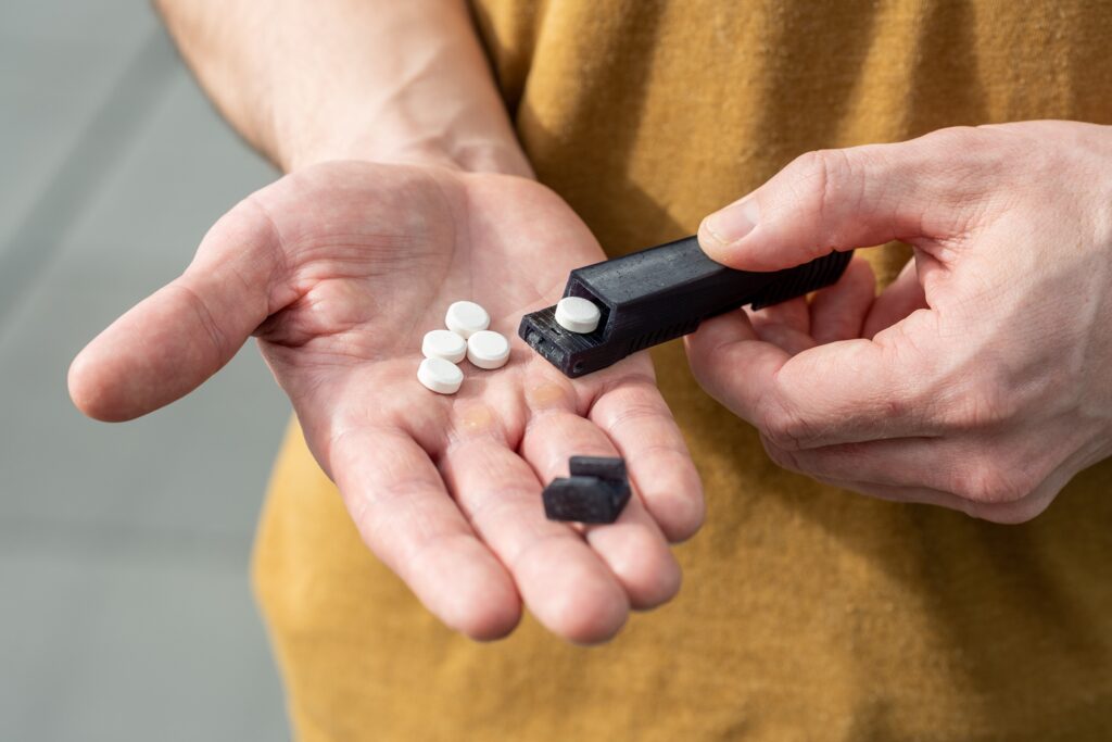 Scott Damon created the Roam Toothbrush, a patent-pending toothbrush (U.S. Patent Application US20240225257A1) with built-in toothpaste tablets designed for people on the go or in conditions where brushing teeth is difficult.