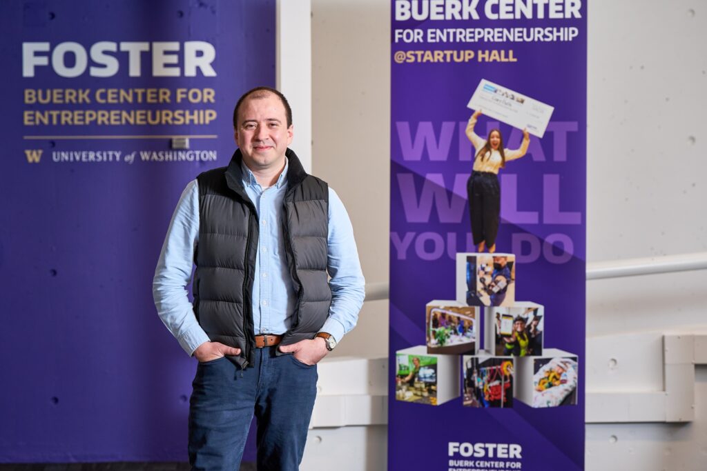 Alan Gonzalez, startup founder, master of science in entrepreneurship, propio
