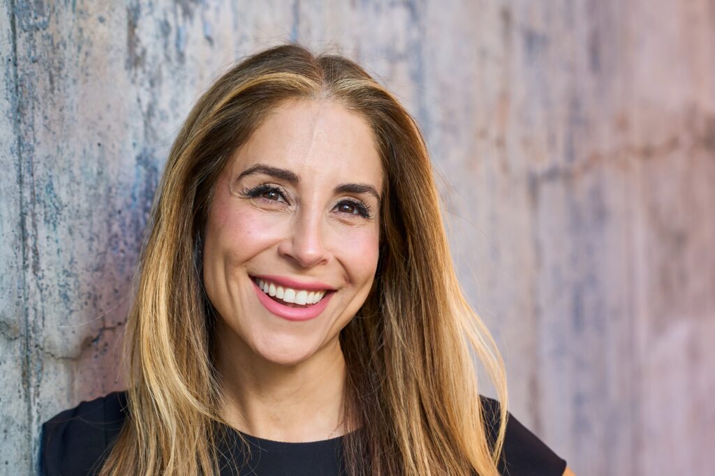 Dr. Yasmin Chambers (MBA 2023) is one of just 750 oculofacial plastic and reconstructive surgeons worldwide. Since 2015, she has practiced at The Everett Clinic in Seattle, where she currently chairs both the ophthalmology and optometry departments.