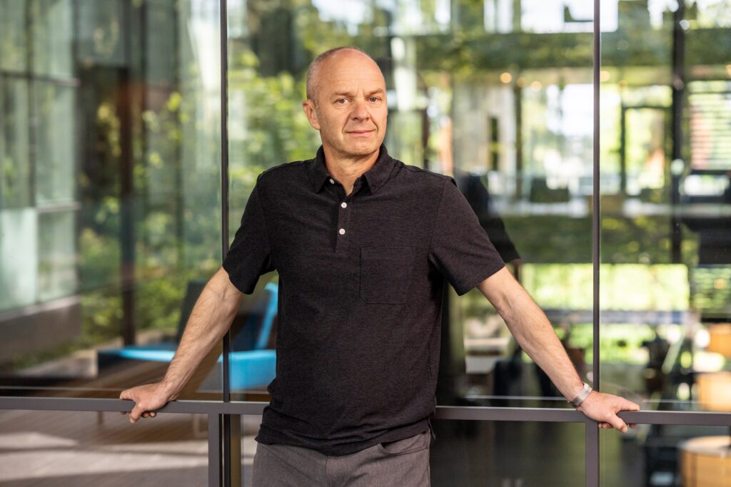 Professor Philip Bond will Chair the the Department of Finance and Business Economics.